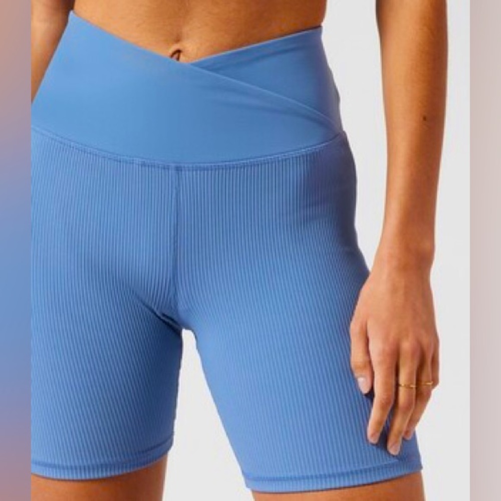 Athleta Elation Crossover Rib 7" Short • Cottage Blue